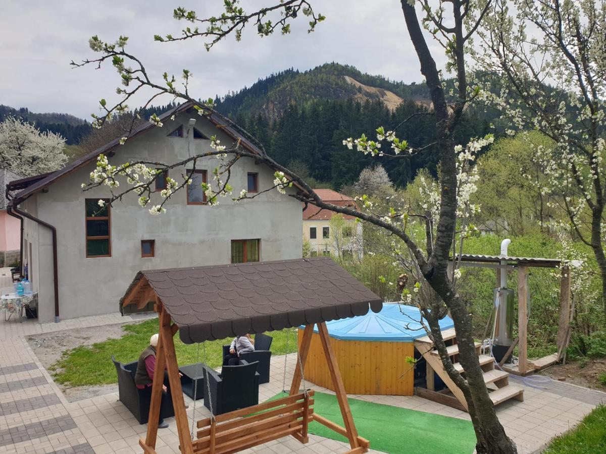 Отель Casa Cu Povesti Rosia Montana Экстерьер фото